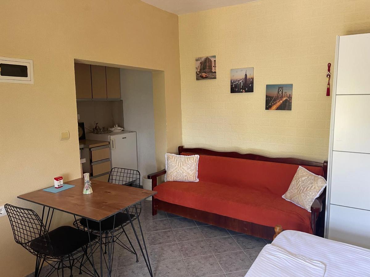 Elias Guest House Sarandë Eksteriør bilde